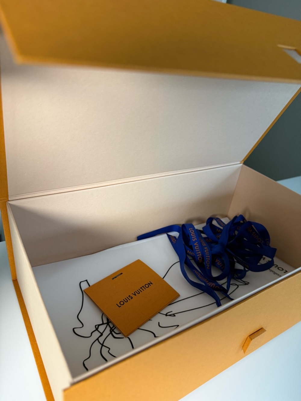 Louis Vuitton Orange Gift Box with matching accessories - Picture 16 of 16